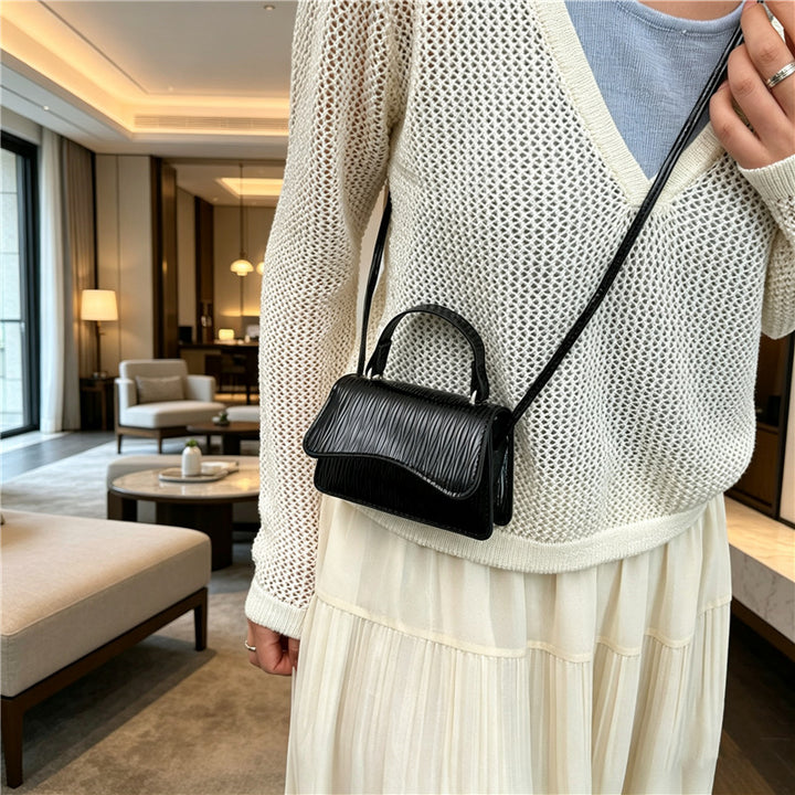 WoTextured Crossbody Purse Bowlift