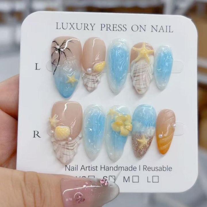Artistic Floral and Star-Embellished Press-On Nail Set Bowlift