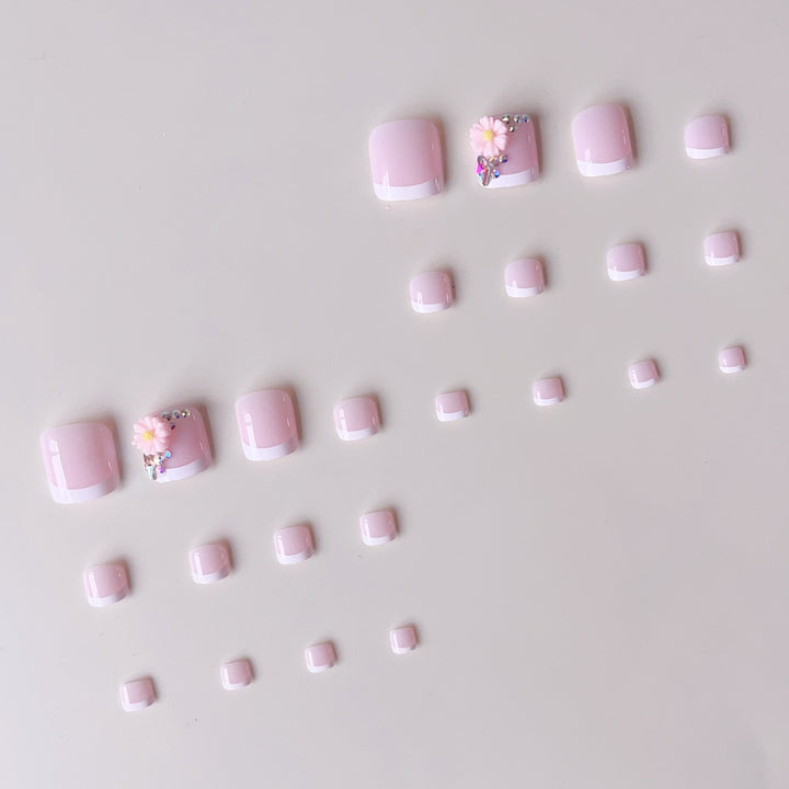 Nail design with floral accents Bowlift