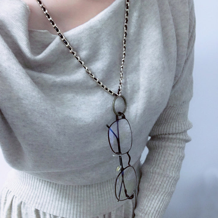 Trendy jewelry necklace with round pendants Bowlift