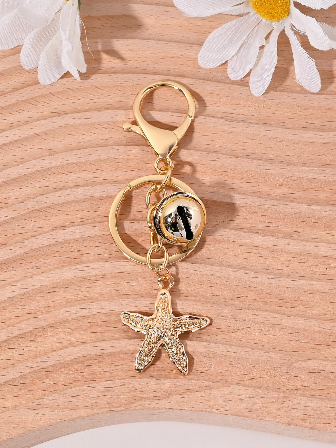 Keychain with Maritime Star Motif Bowlift