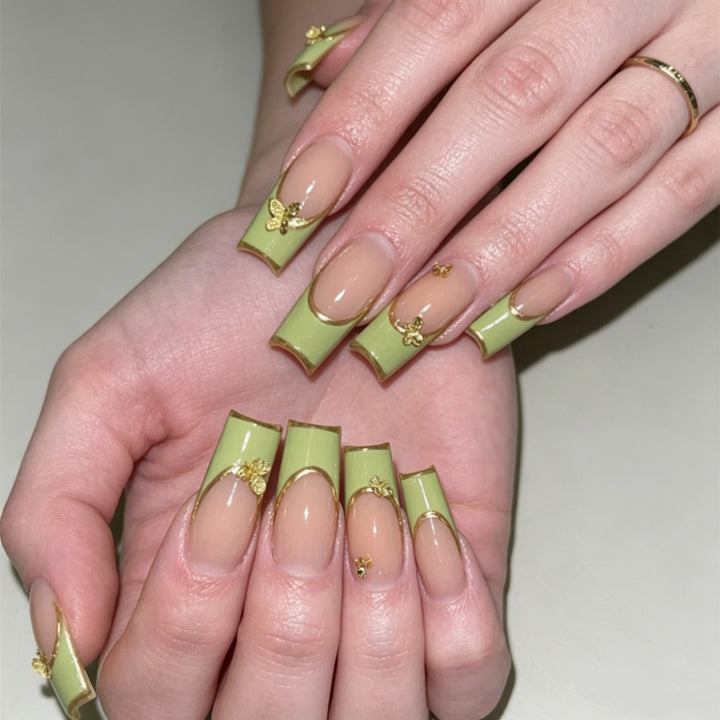 Artistic Butterfly-Embellished Press-On Nails Bowlift