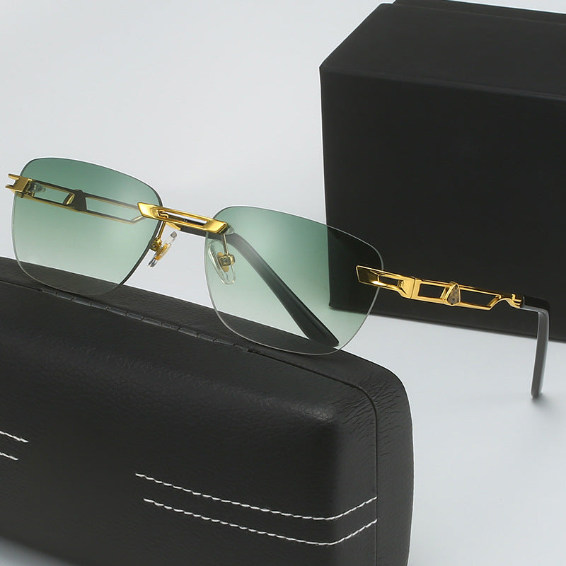 Women Designer Sunglasses with Elegant Metal Frame Bowlift