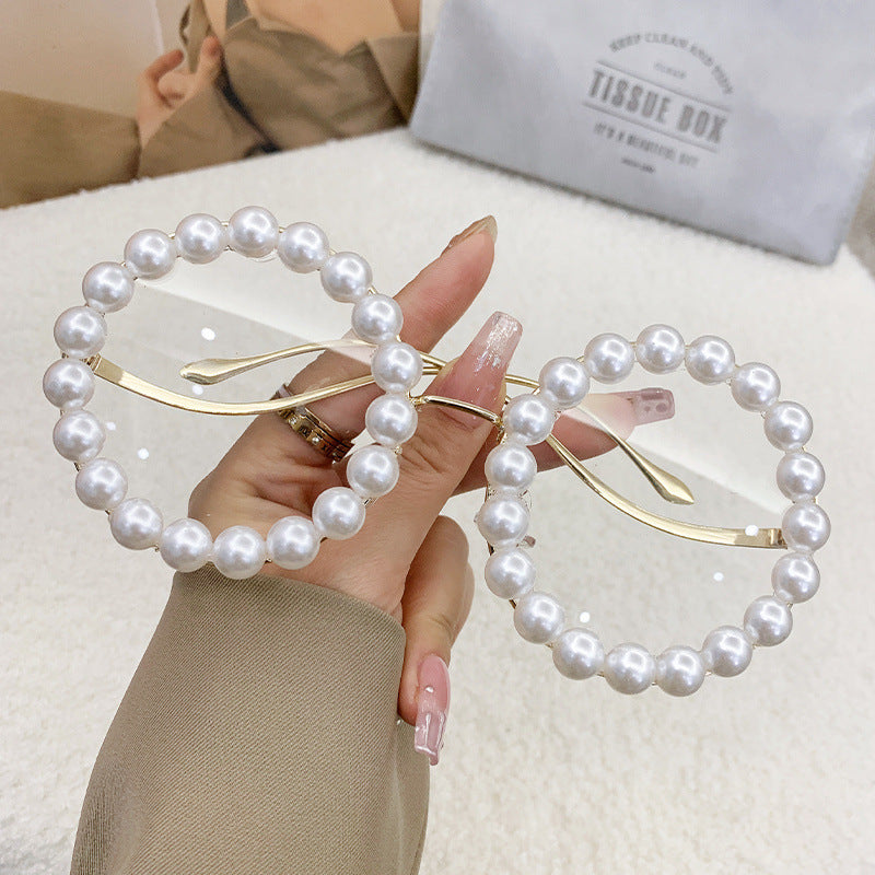 Women's designer sunglasses with pearl-embellished frame Bowlift