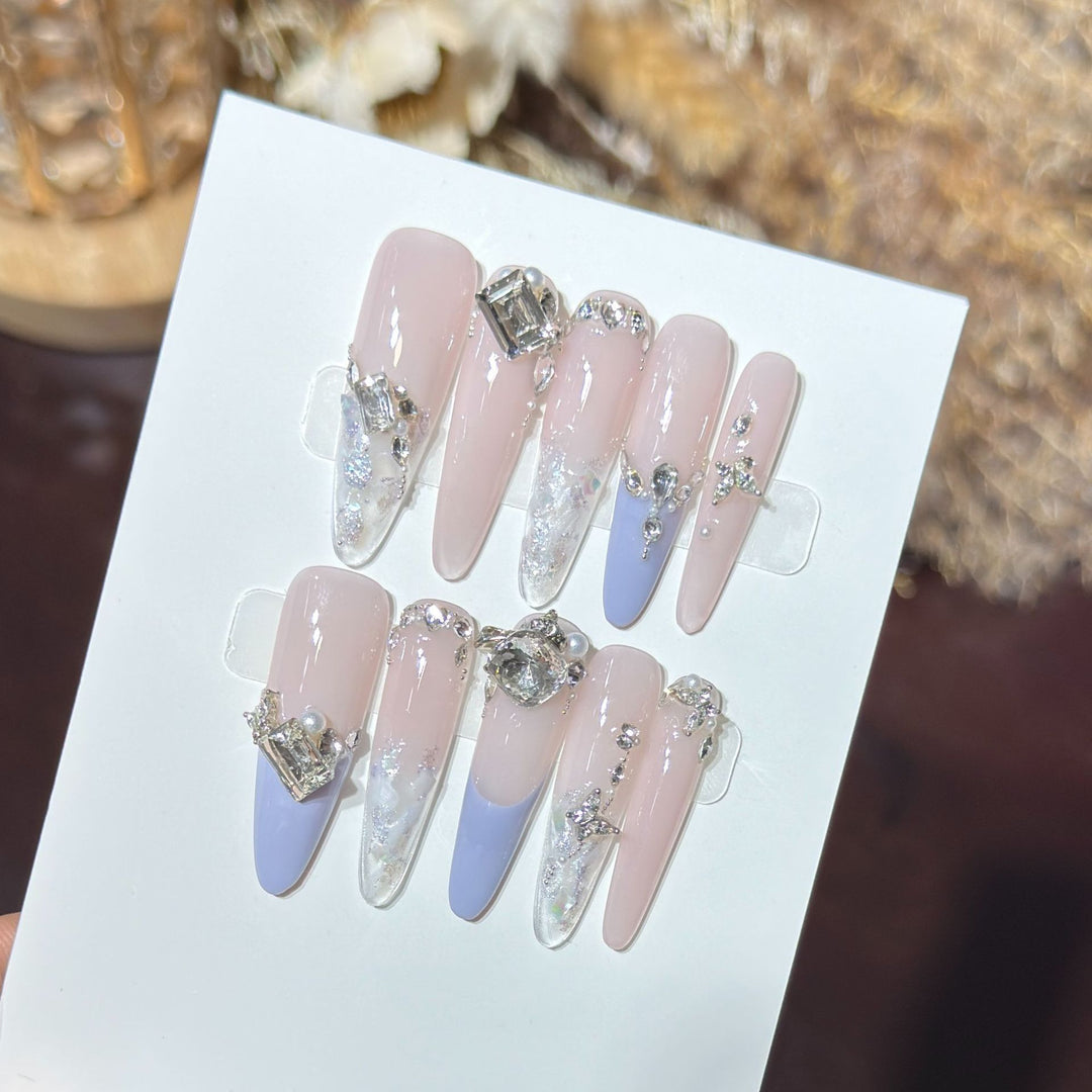 Elegant Stiletto Press-On Nail Art Set with Rhinestone Embellishments Bowlift