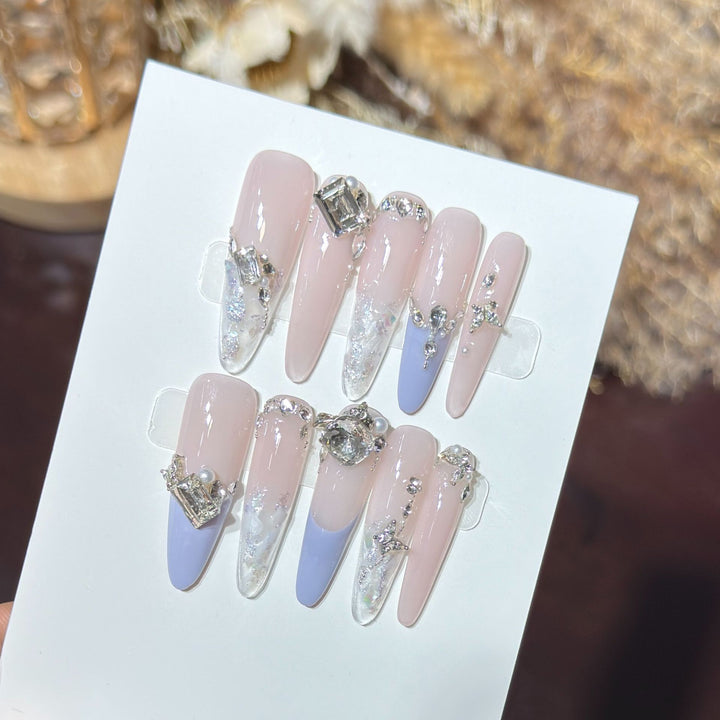 Elegant Stiletto Press-On Nail Art Set with Rhinestone Embellishments Bowlift