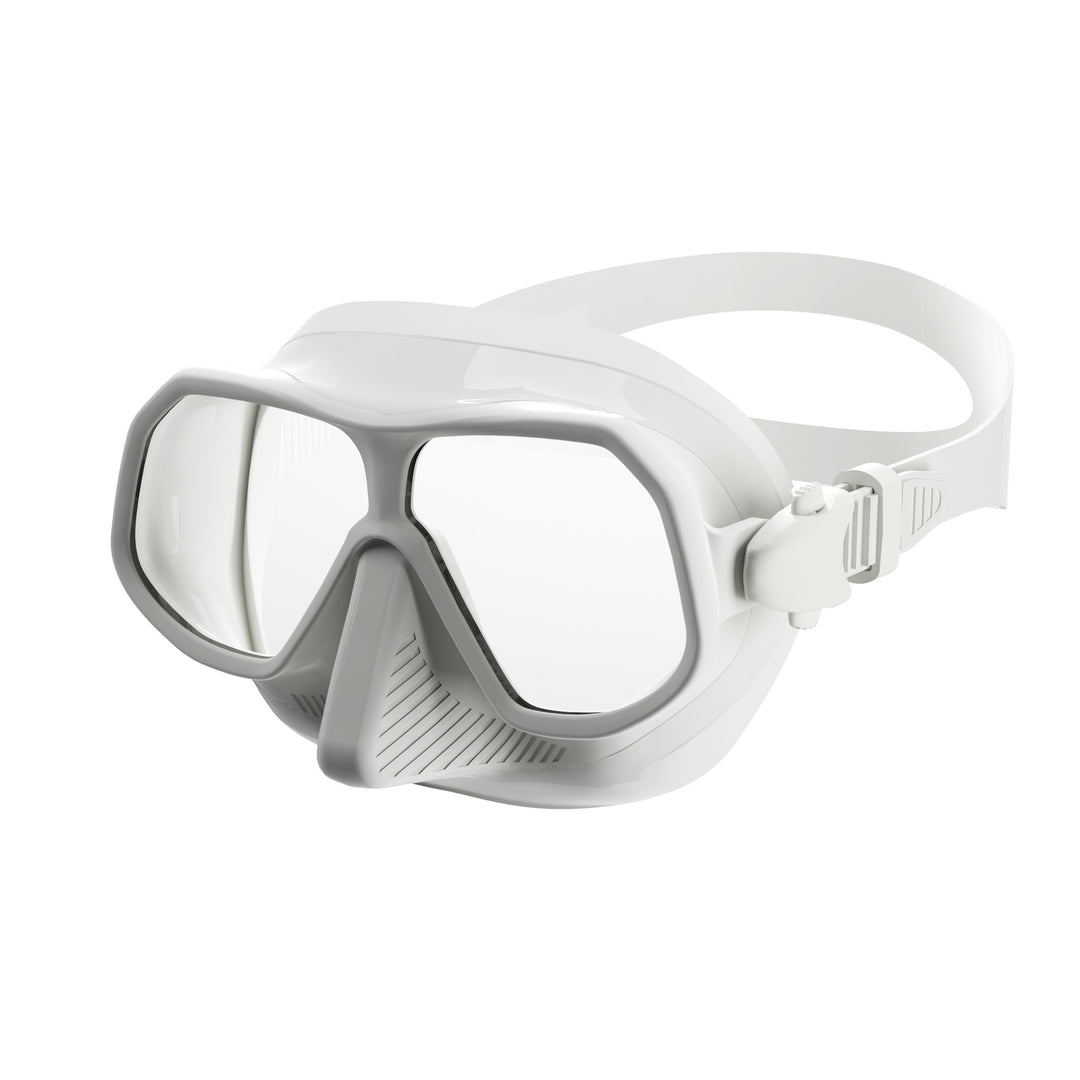High-performance dive mask with visibility protection and anti-fog technology Bowlift