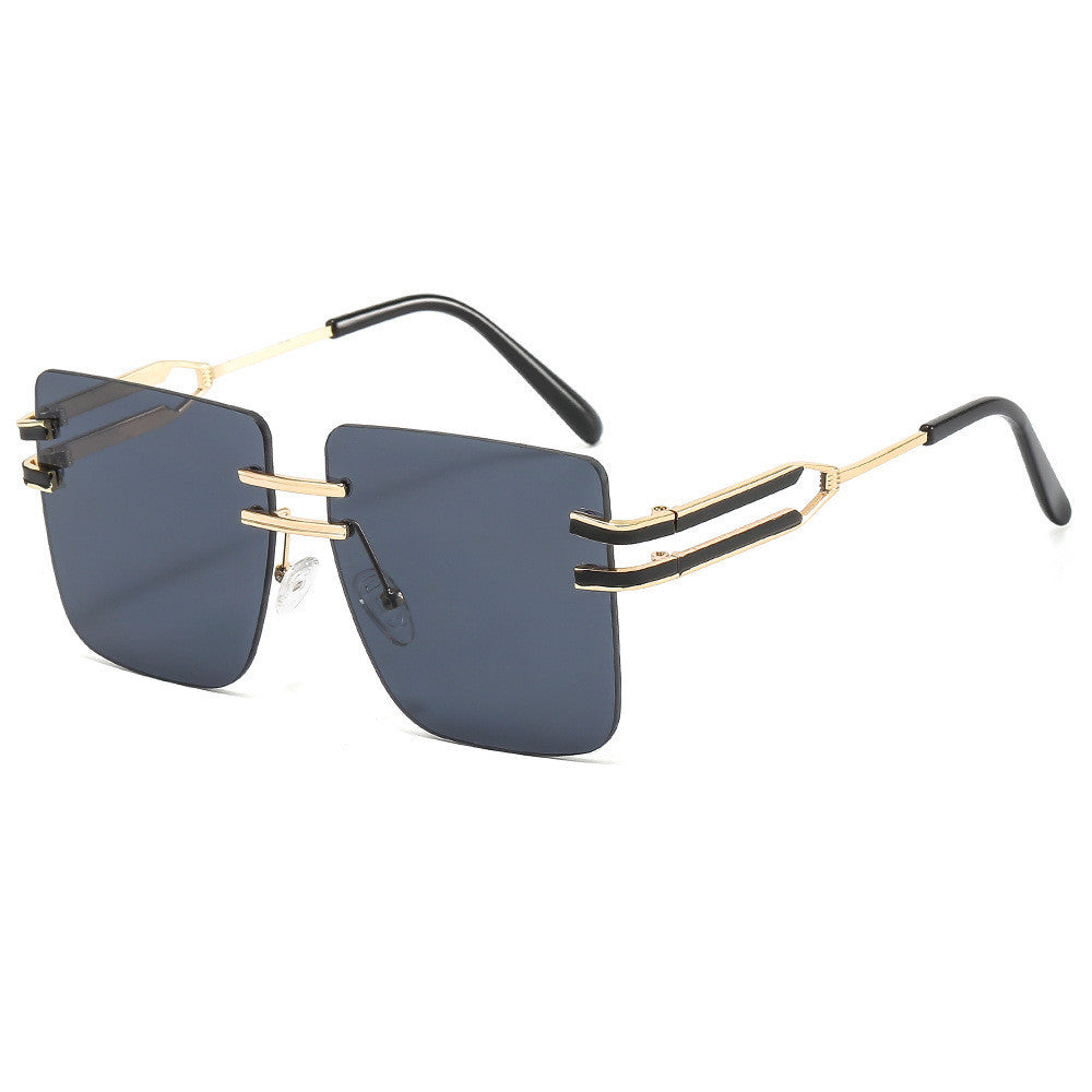 women's fashionable sunglasses with extravagant frame and delicate accents Bowlift