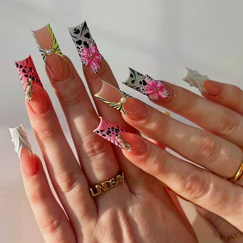Artisan Decorative Nail Tips Bowlift