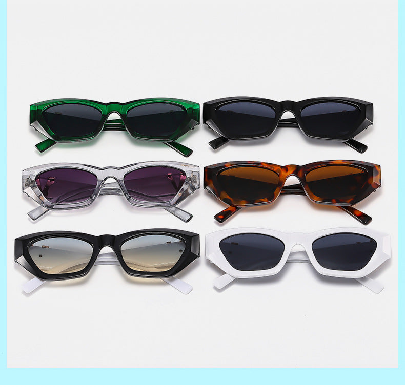 Women's Cat-Eye Sunglasses with Luxurious Details Bowlift