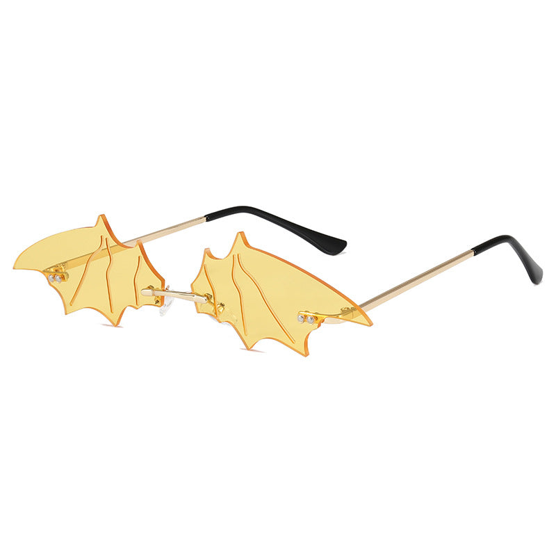 Women's designer sunglasses in exceptional bat style Bowlift
