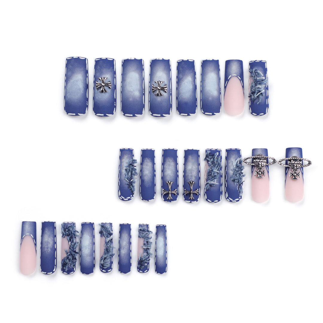 Artistic print nails with elegant glitter decoration Bowlift
