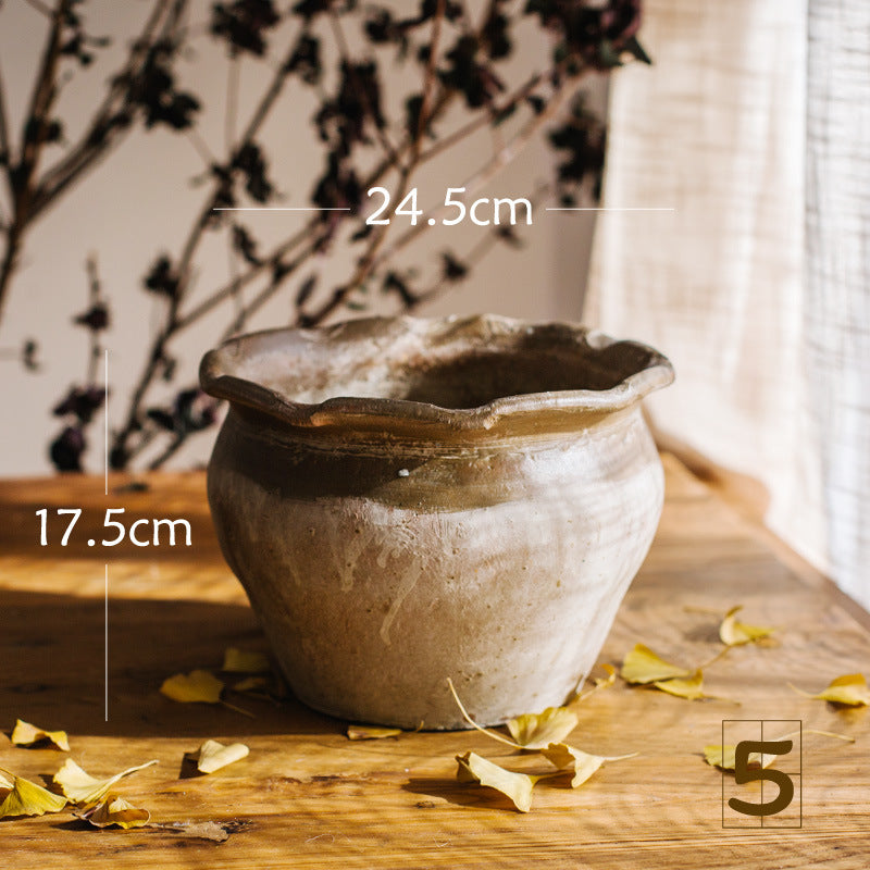 Rustic ceramic pot with handmade design Bowlift