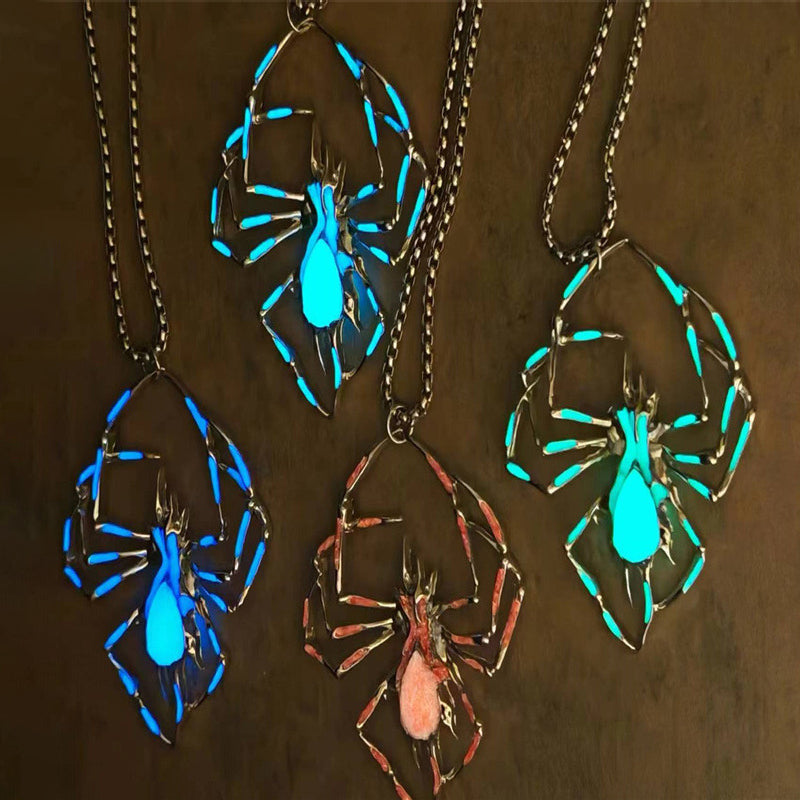BowLift | Glow-in-the-Dark 3D Spider Necklace