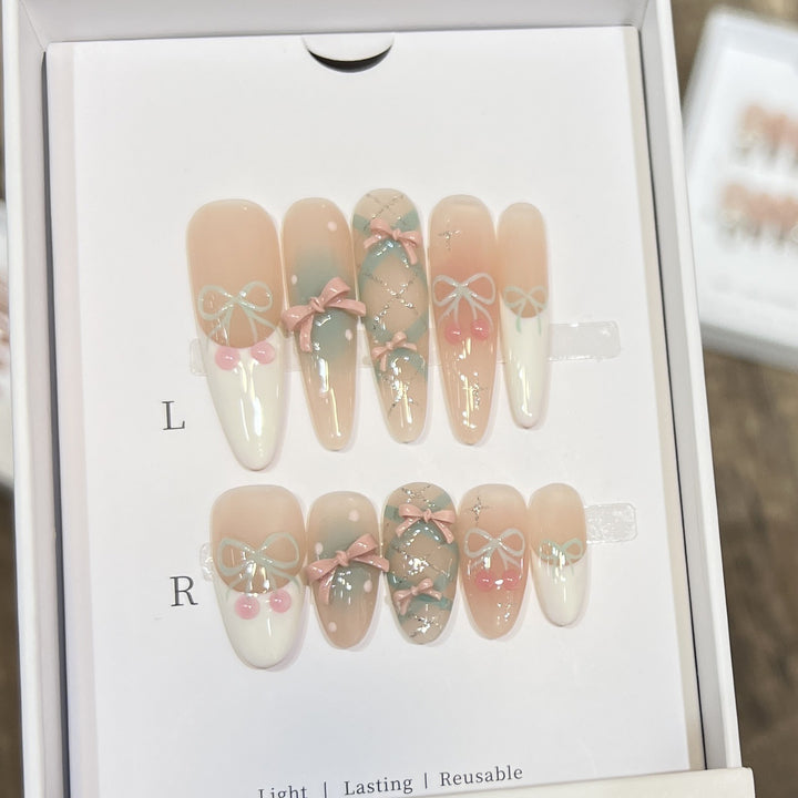 Elaborate Decorative Press-On Nail Art Set Bowlift