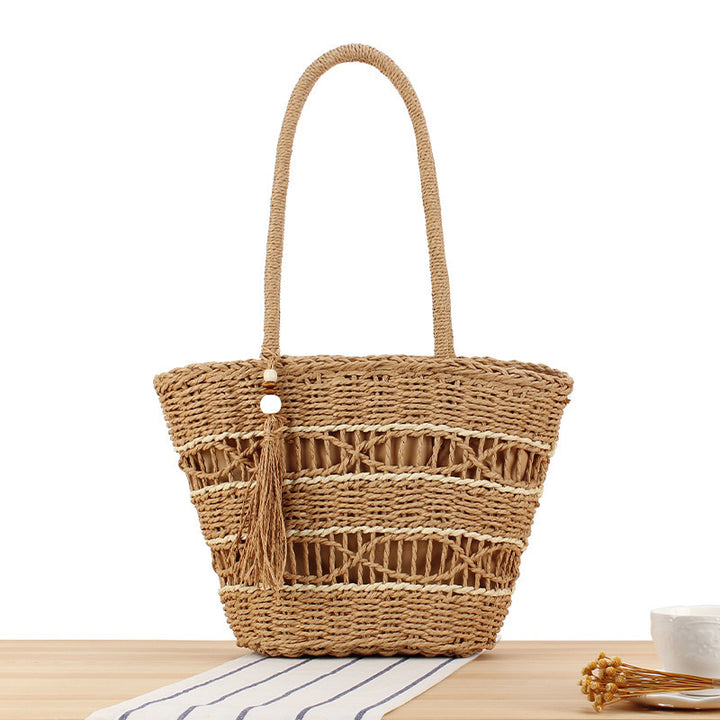 Handmade tote bag with decorative fringes Bowlift