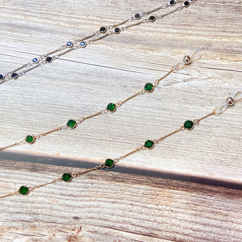 Elegant jewelry holder chain with onyx beads Bowlift