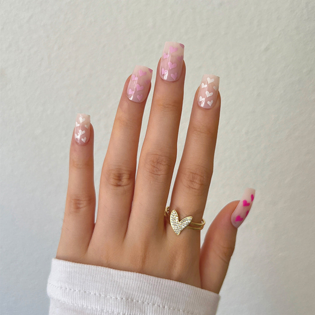Artful nail extensions with an elegant leaf pattern Bowlift