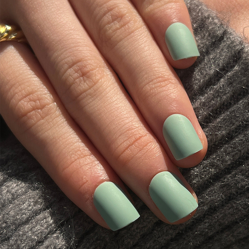 Artificial nail art with matte finish Bowlift