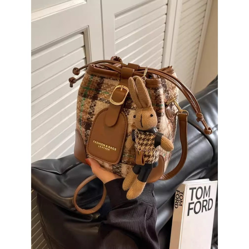 Fashionable Bucket Bag Bowlift