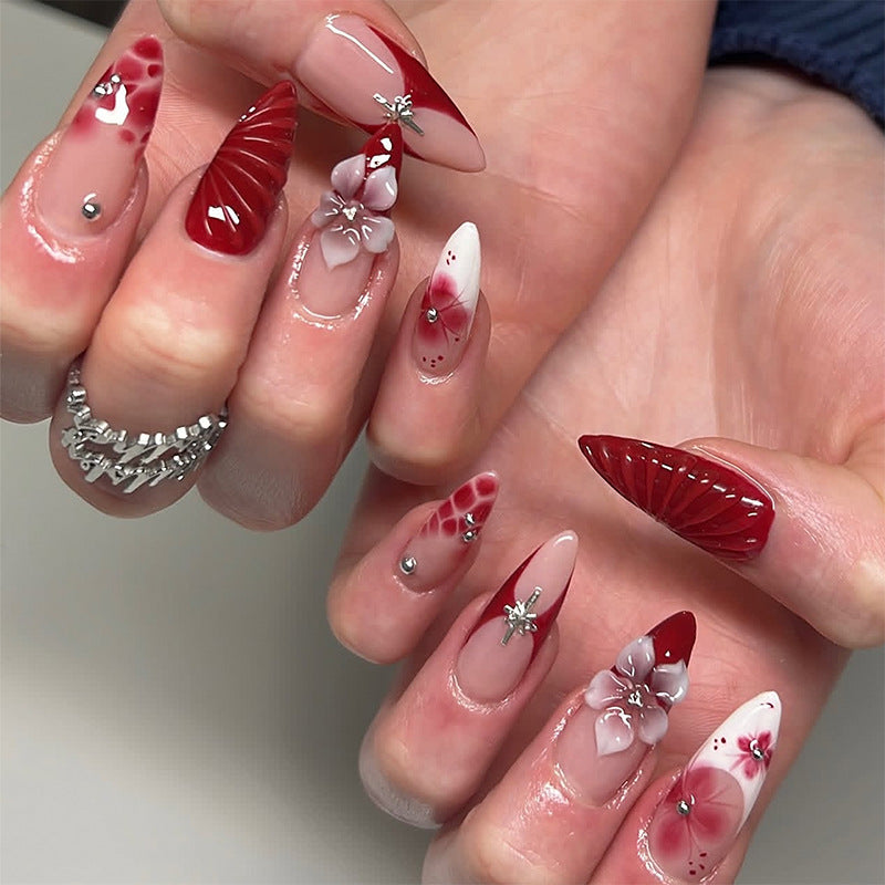 Artful nail set with floral accents Bowlift