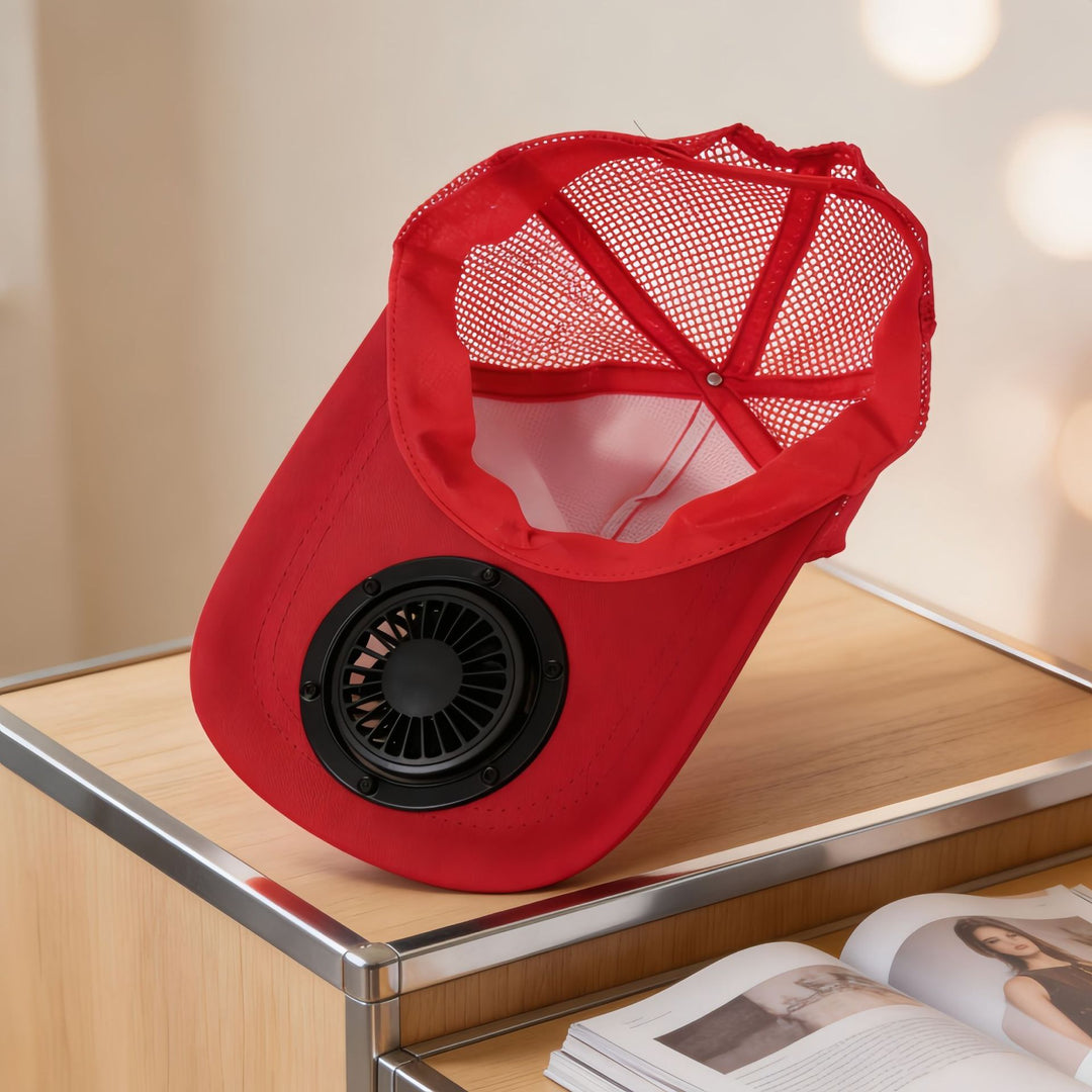 Ladies cooling cap with integrated solar fan Bowlift