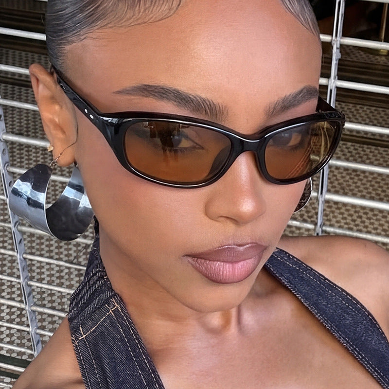 Women's sporty sunglasses with wide, ergonomic frame Bowlift