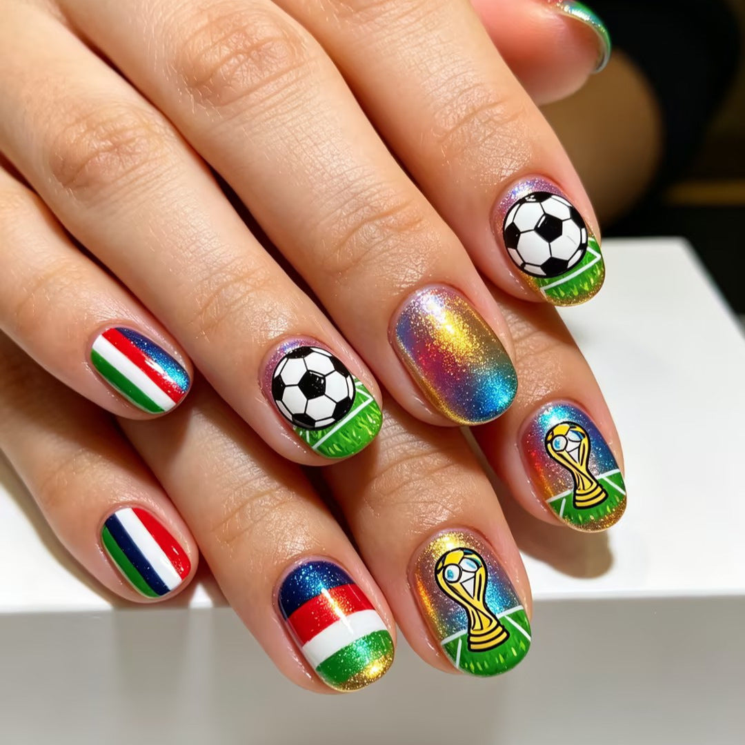Artificial nails with soccer motif and glitter effects Bowlift