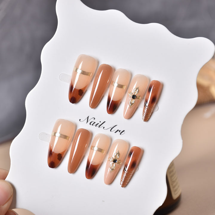 Elegant Decorative Press-On Nail Set Bowlift