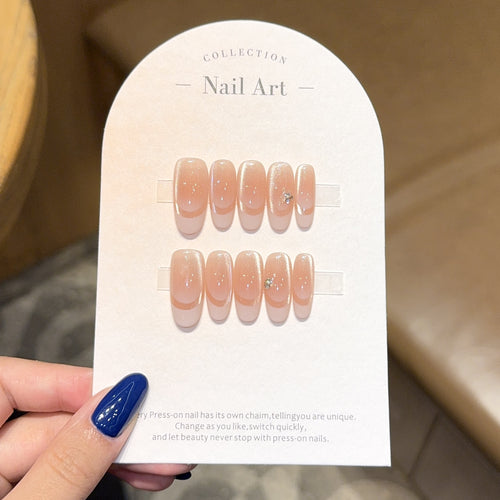 Artificial nails with glitter accents Bowlift