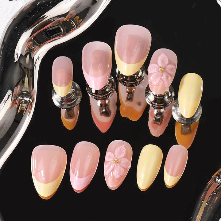 Floral Elegant Press-On Nail Set Bowlift