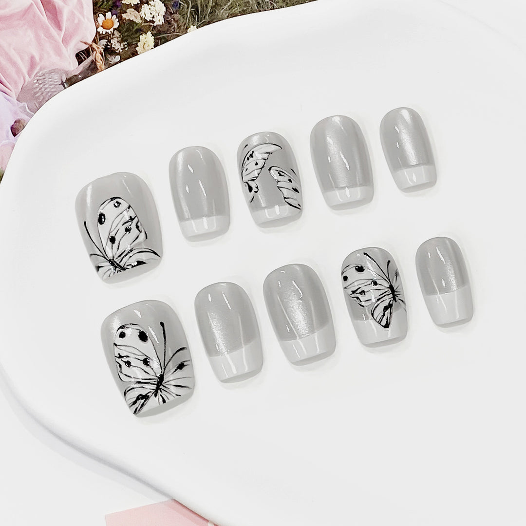 Artfully designed artificial nails Bowlift