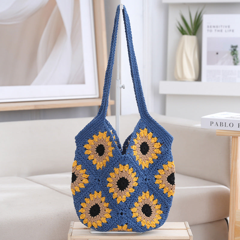 Crochet shopper with floral patterns Bowlift