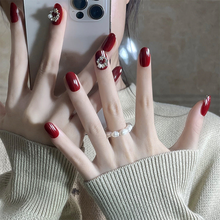 Glamorous Artificial Nails Bowlift