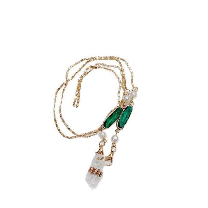 Elegant Necklace with Unique Pendant Bowlift