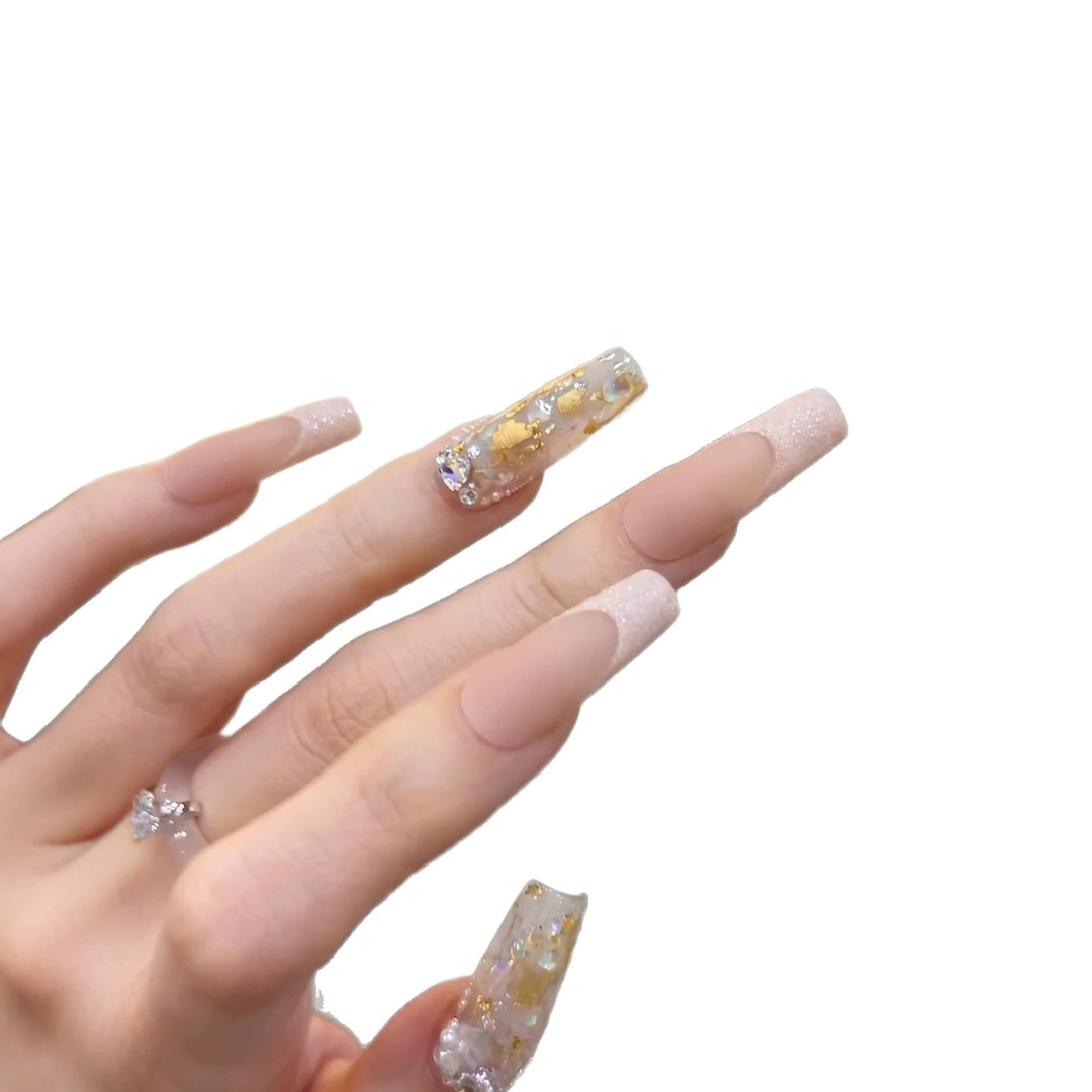 Luxurious Decorative Press-On Nail Set with Artistic Elements Bowlift