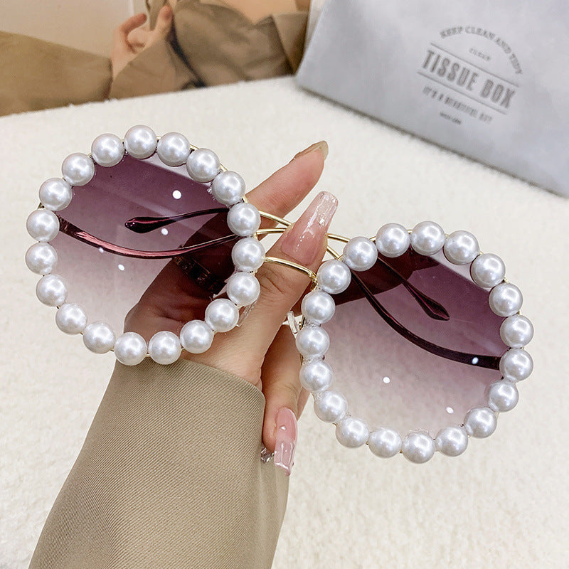 Women's designer sunglasses with pearl-embellished frame Bowlift
