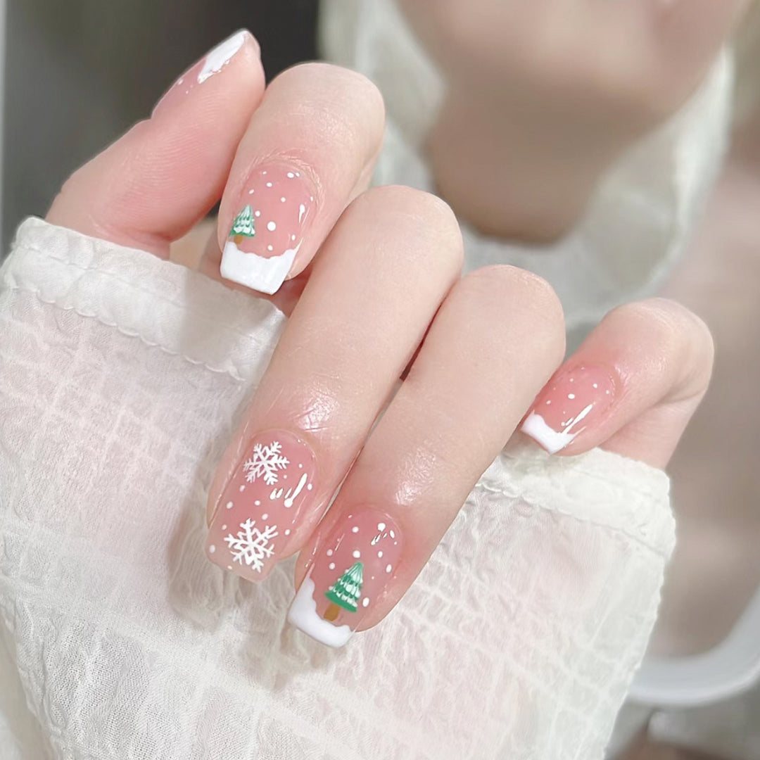 Festive Holiday-Themed Nail Art Bowlift