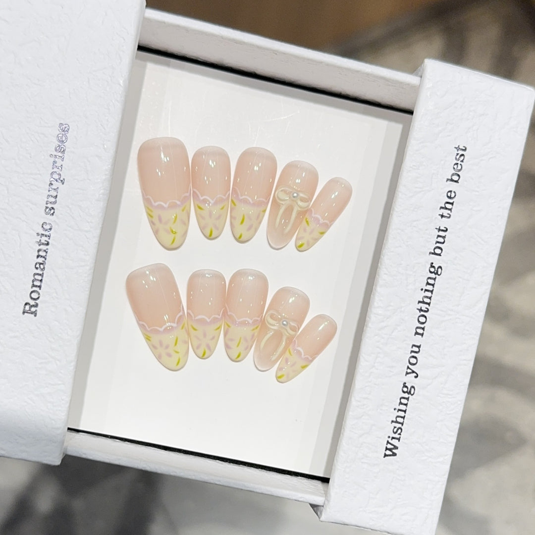Artificial nails with romantic floral designs Bowlift