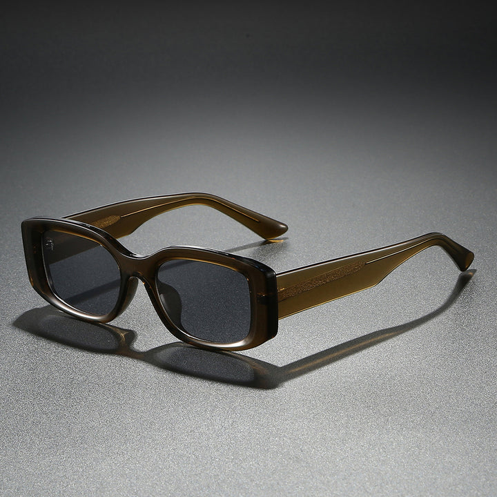 Ladies stylish sunglasses in a trendy, square frame Bowlift