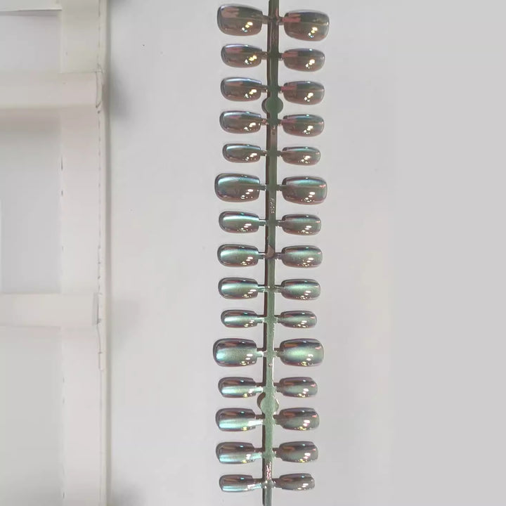 Iridescent Press-On Nail Art Set Bowlift