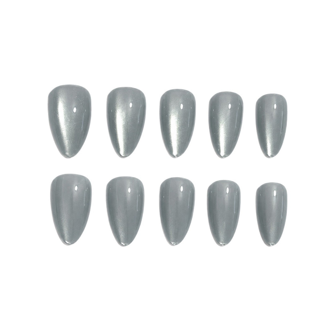 Trendy art nails with elegant gradient and high gloss finish Bowlift