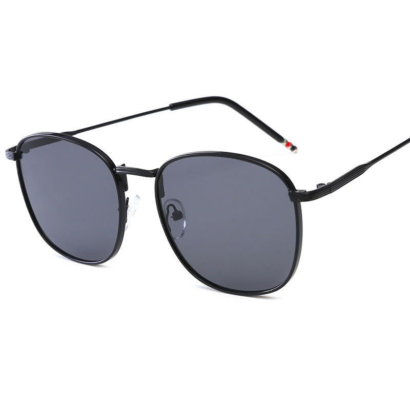 Ladies stylish oversized sunglasses with glamorous metal frame Bowlift