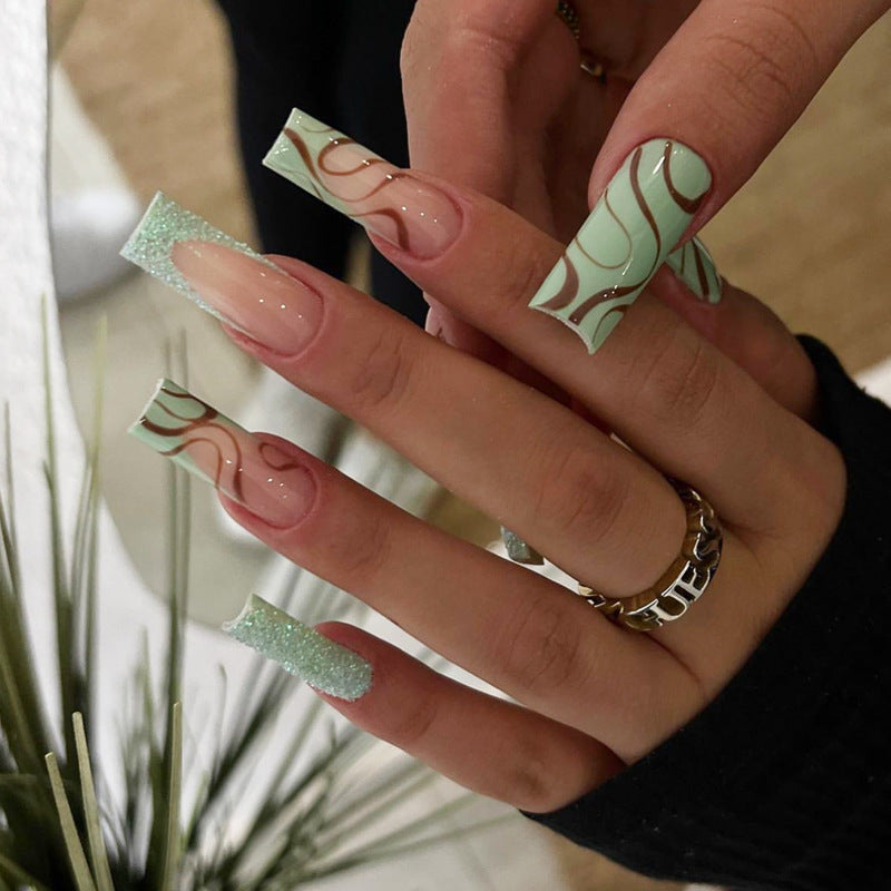 Glamorous Glittery Stiletto Press-On Nails Bowlift
