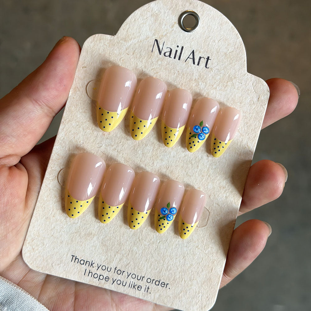 Decorative Press-On Nail Art Set Bowlift