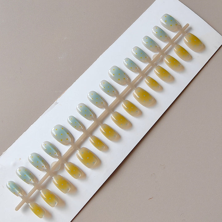 Artificial Nails in Modern Design Bowlift