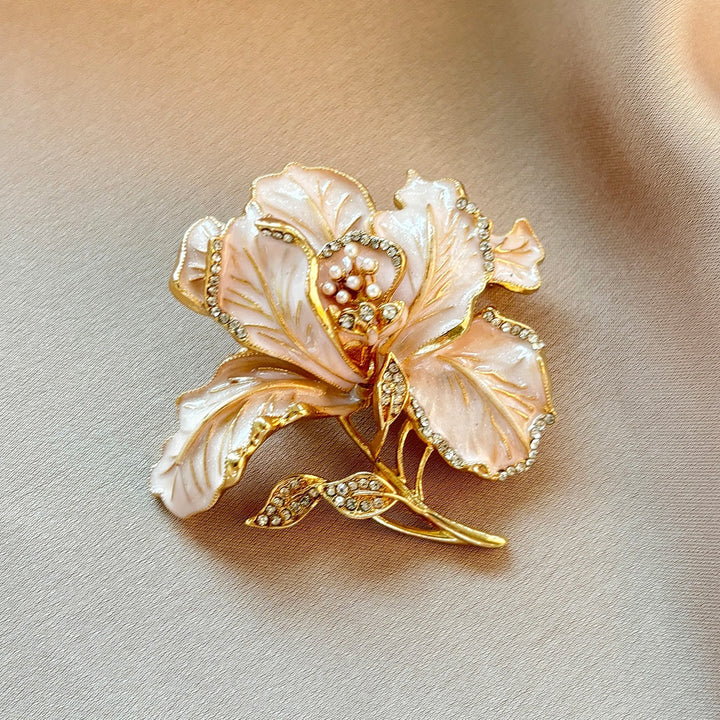 Elegant and Stylish Brooch Bowlift