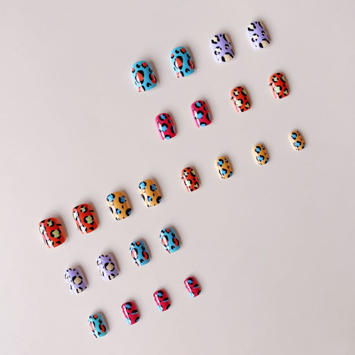 Acrylic nail set with wild leopard pattern Bowlift
