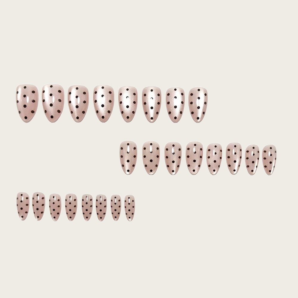 Art Nails in Elegant Polka Dot Design Bowlift