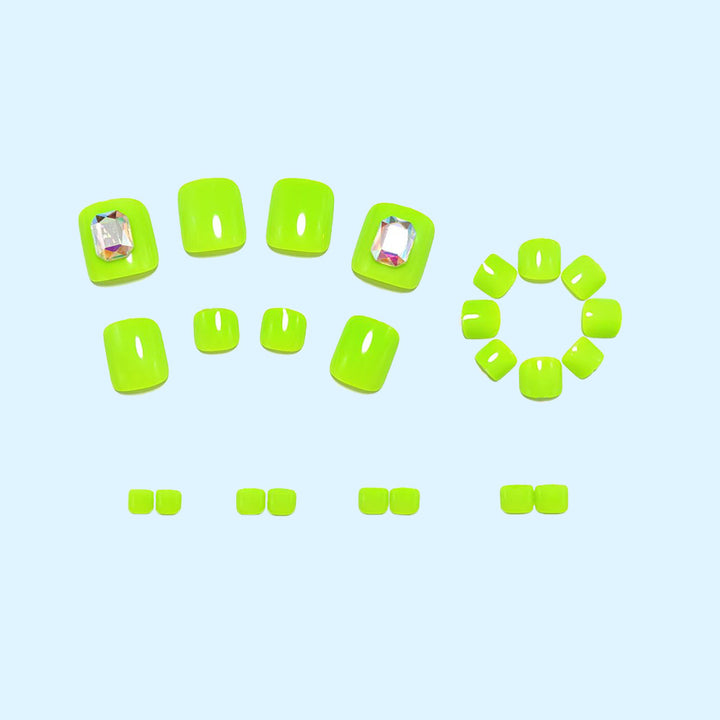 Toenails with glittering 3D applications Bowlift